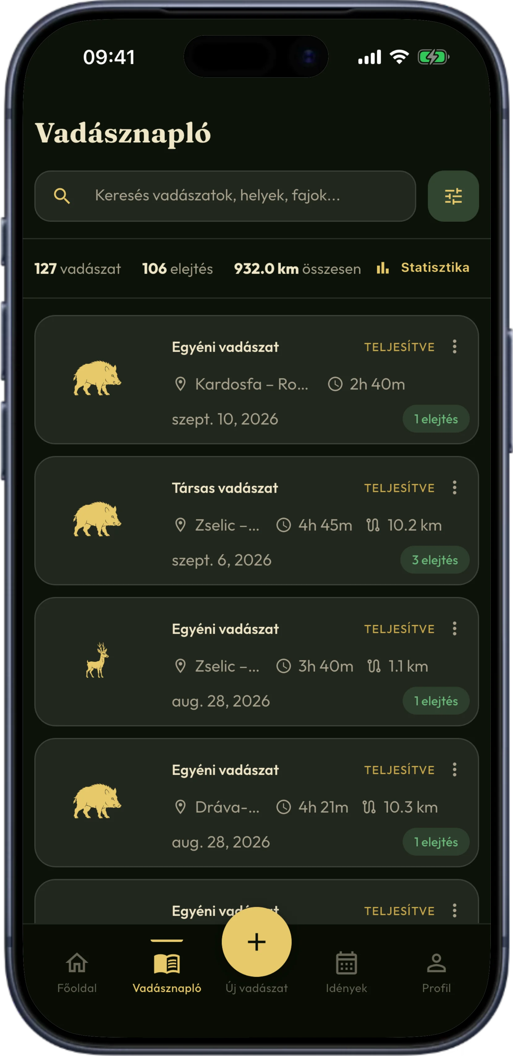 A hunt entry in HunTracker on an iPhone, with its events and photographs
